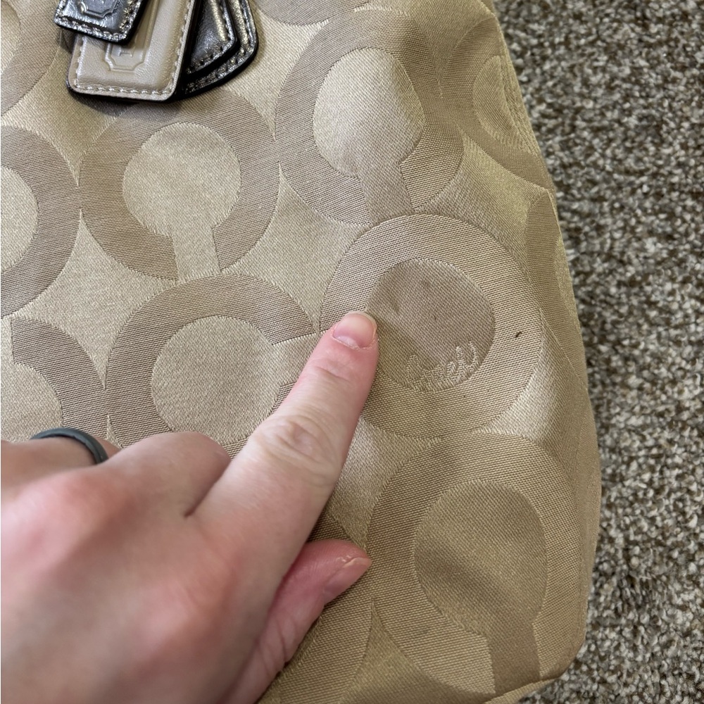 Signature Coach Madison Tote Bag - Picture 3 of 14